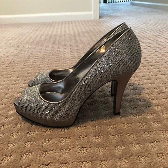 Sparkly peep toe pumps - Picture 3 of 5